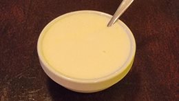 Sos jogurtowy z czosnkiem