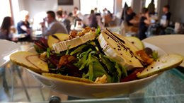 Sałata z kozim serem